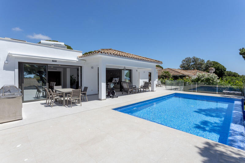 Villa en venta en Cerro Artola, Málaga