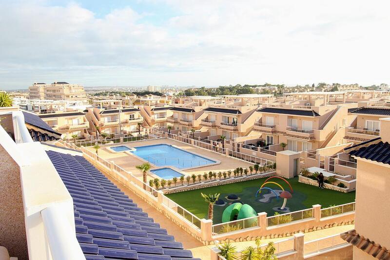 Townhouse for sale in Punta Prima, Alicante