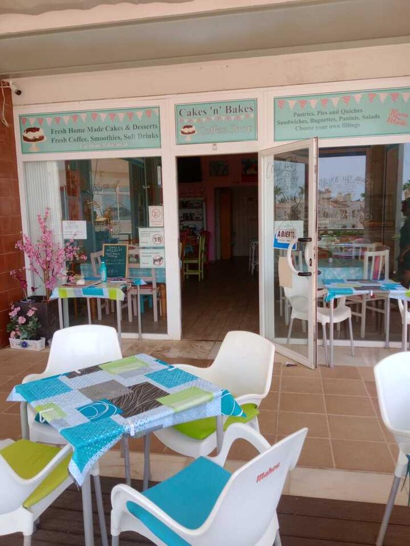 Commercieel vastgoed Te koop in Villamartin, Alicante