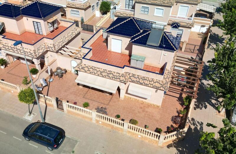 Villa en venta en Pilar de la Horadada, Alicante