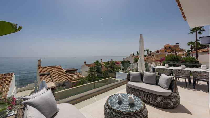 Villa for sale in Estepona, Málaga