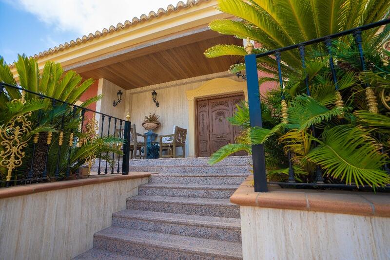 7 bedroom Villa for sale