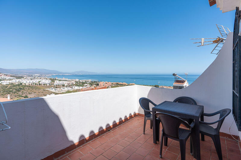 Apartment for sale in La Duquesa, Málaga