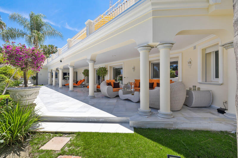 6 bedroom Villa for sale