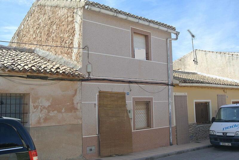 Townhouse for sale in Pinoso, Alicante