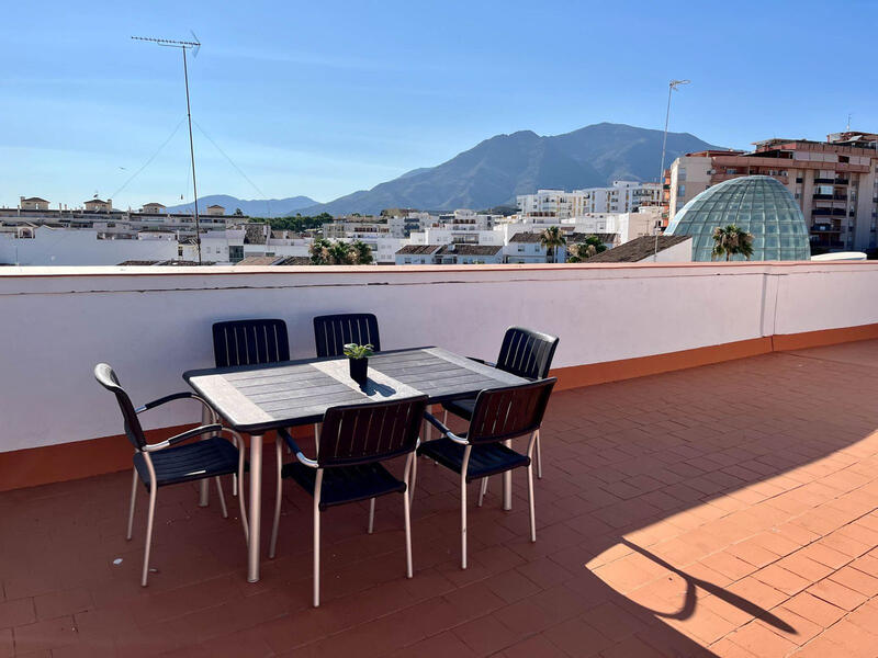 Apartamento en venta en Estepona, Málaga