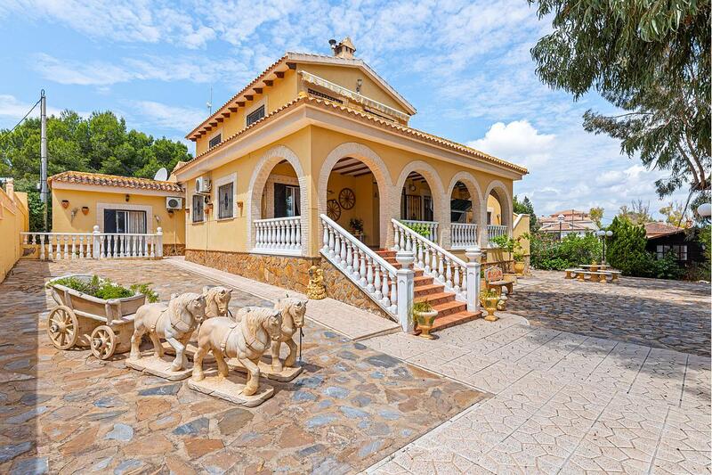 4 bedroom Villa for sale