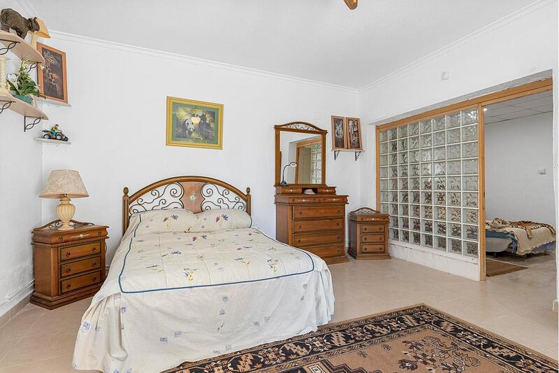 4 Cuarto Villa en venta