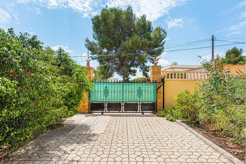 4 Cuarto Villa en venta