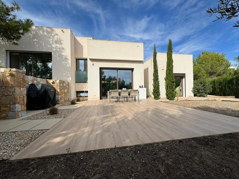 Villa for sale in Dehesa de Campoamor, Alicante