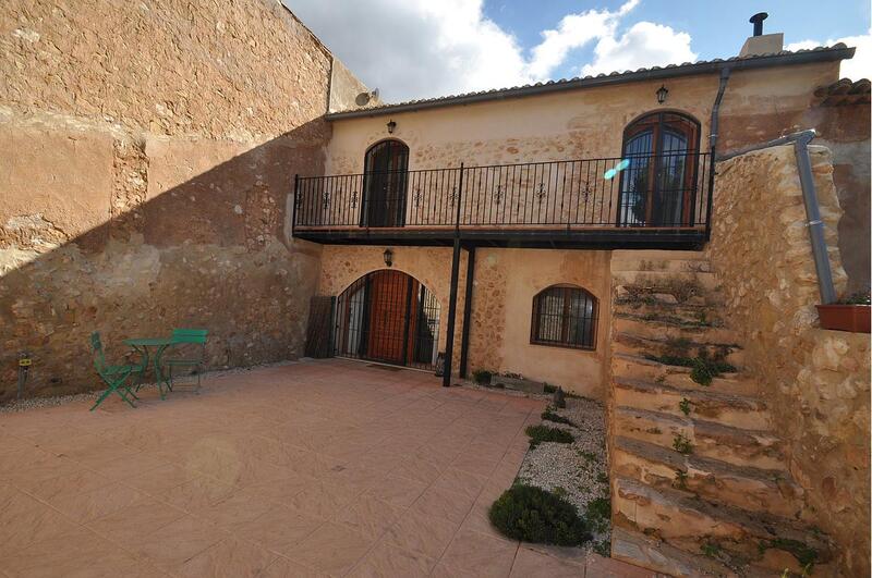 2 bedroom Country House for sale