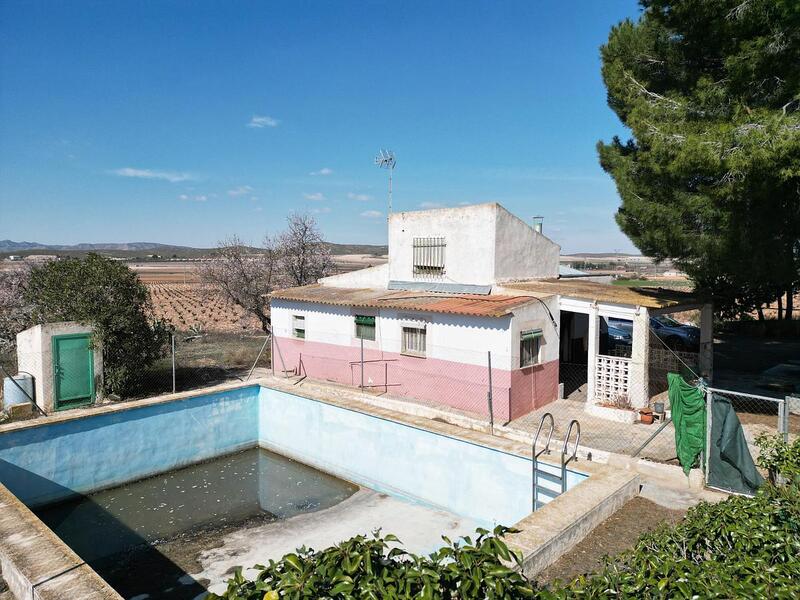 4 bedroom Country House for sale