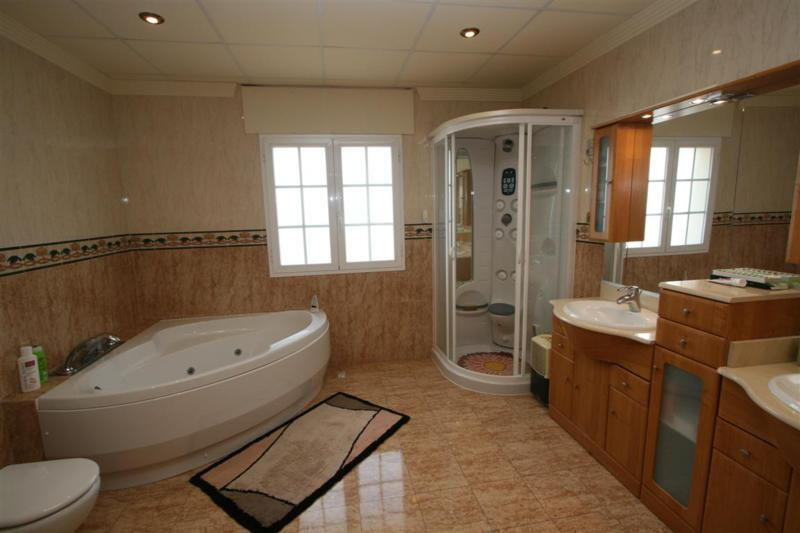 8 chambre Villa à vendre