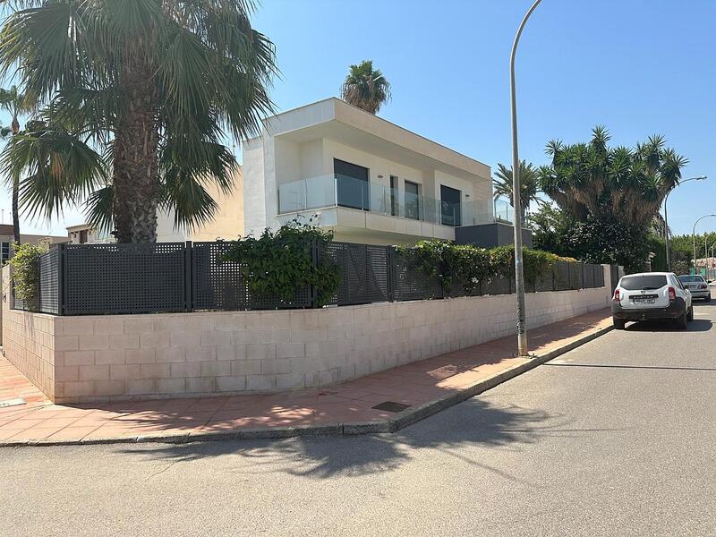 3 Cuarto Villa en venta