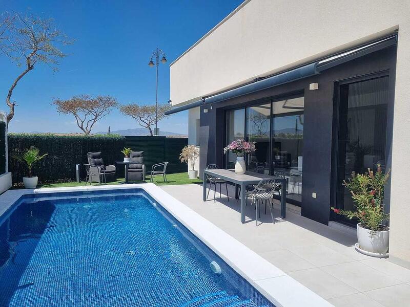 Villa for sale in Alhama de Murcia, Murcia