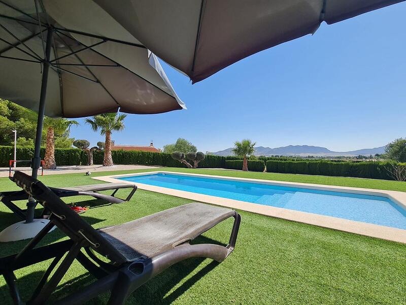 Villa for sale in Yecla, Murcia