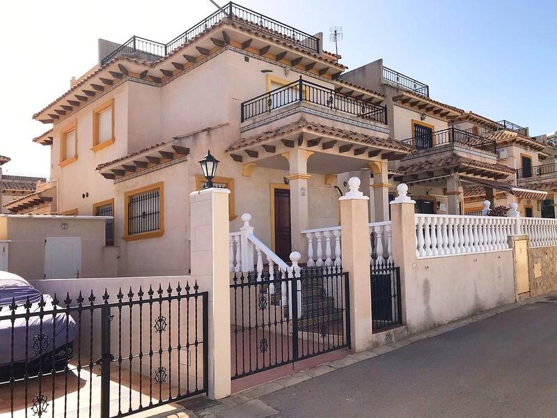 Townhouse for sale in Orihuela Costa, Alicante