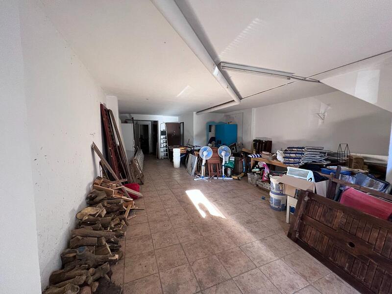 3 slaapkamer Gezinswoning Te koop