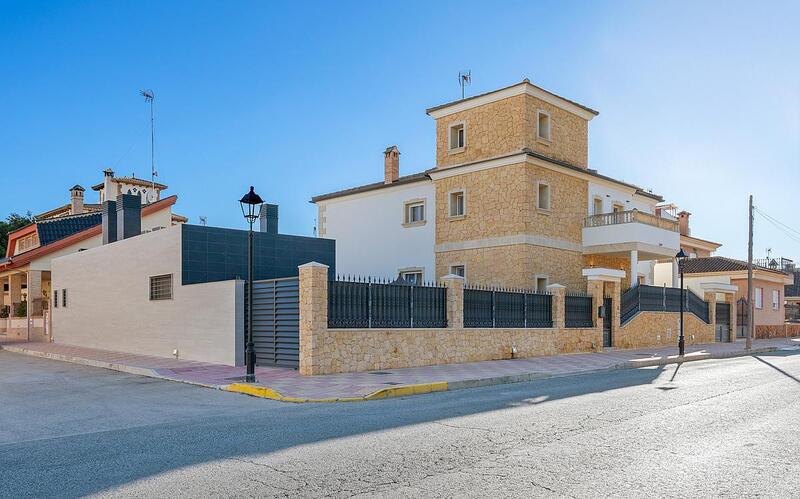 5 Cuarto Villa en venta