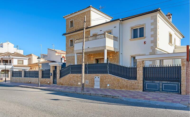 5 Cuarto Villa en venta