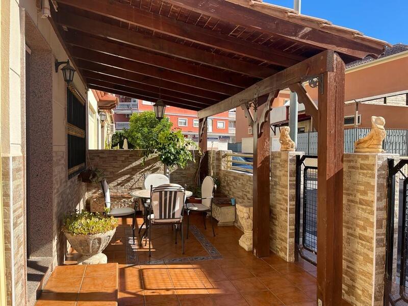 Townhouse for sale in Almoradí, Alicante