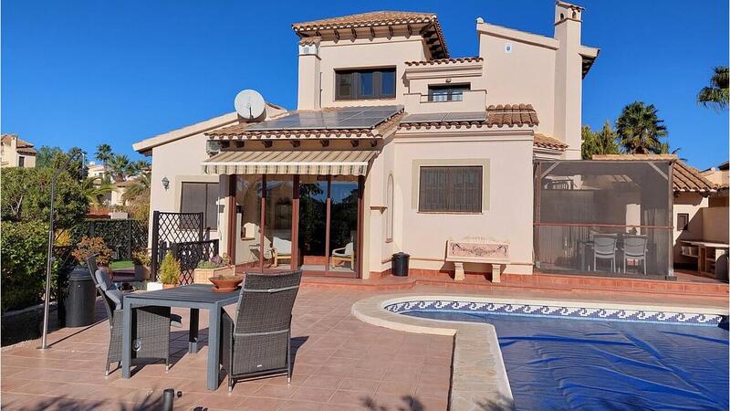 Villa for sale in Hacienda del Alamo Golf Resort, Murcia