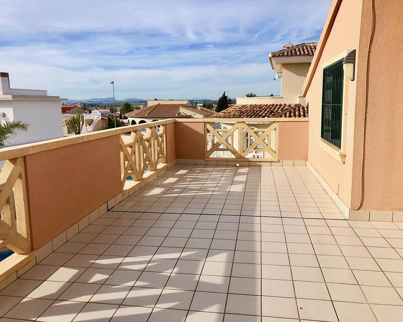 4 Cuarto Villa en venta