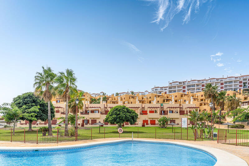 Apartment for sale in La Duquesa, Málaga