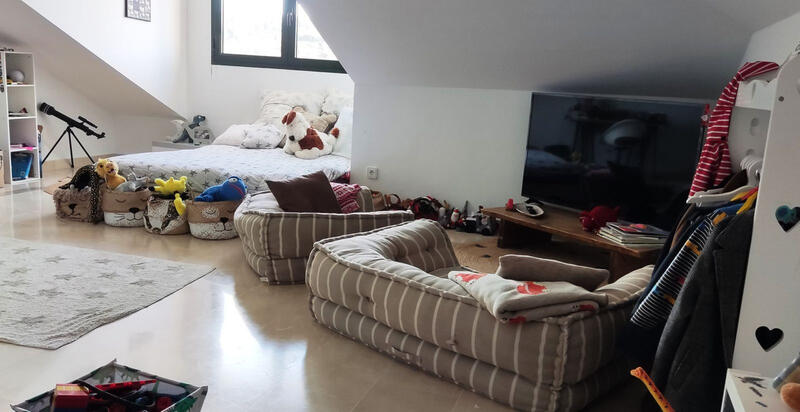 6 slaapkamer Gezinswoning Te koop