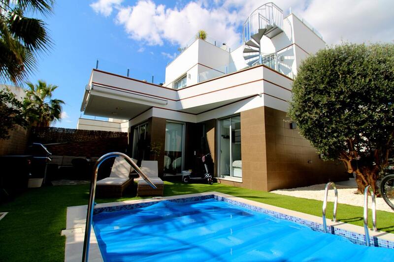 3 Cuarto Villa en venta