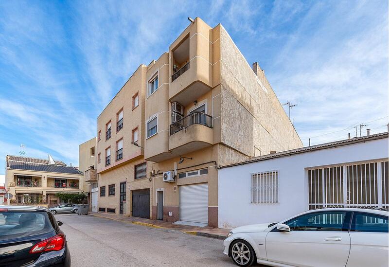 Apartamento en venta en Jacarilla, Alicante