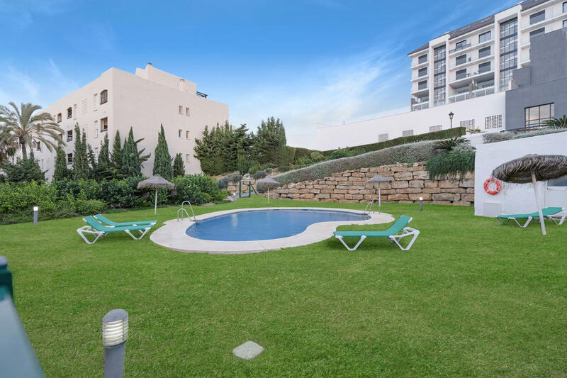 Apartamento en venta en La Duquesa, Málaga