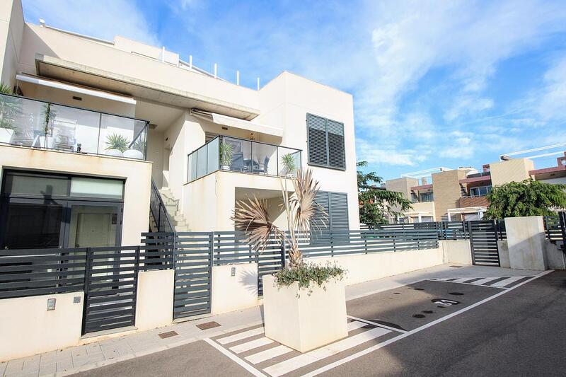 Townhouse for sale in Torrevieja, Alicante