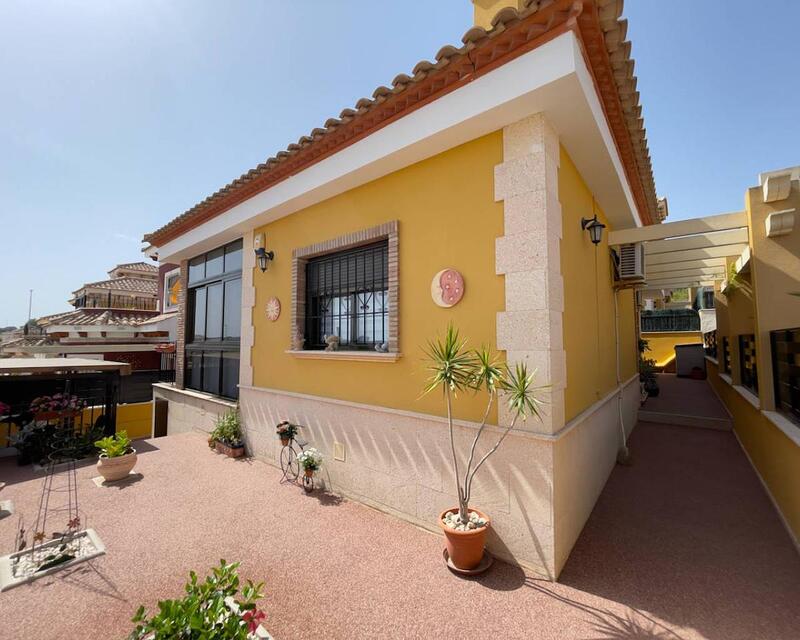 Villa til salg i Bigastro, Alicante