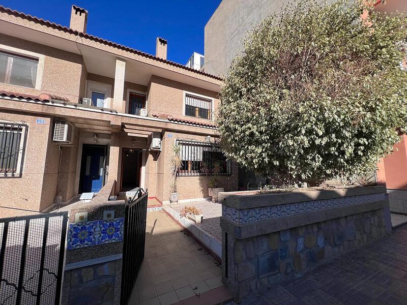 Townhouse for sale in Jacarilla, Alicante