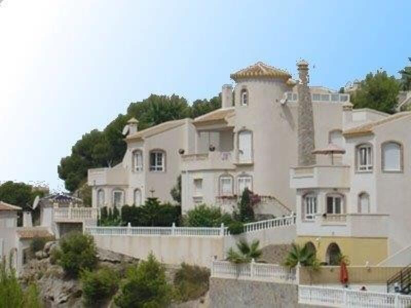 Villa for sale in Club de Golf Las Ramblas, Alicante