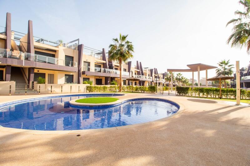 Apartamento en venta en Mil Palmeras, Alicante