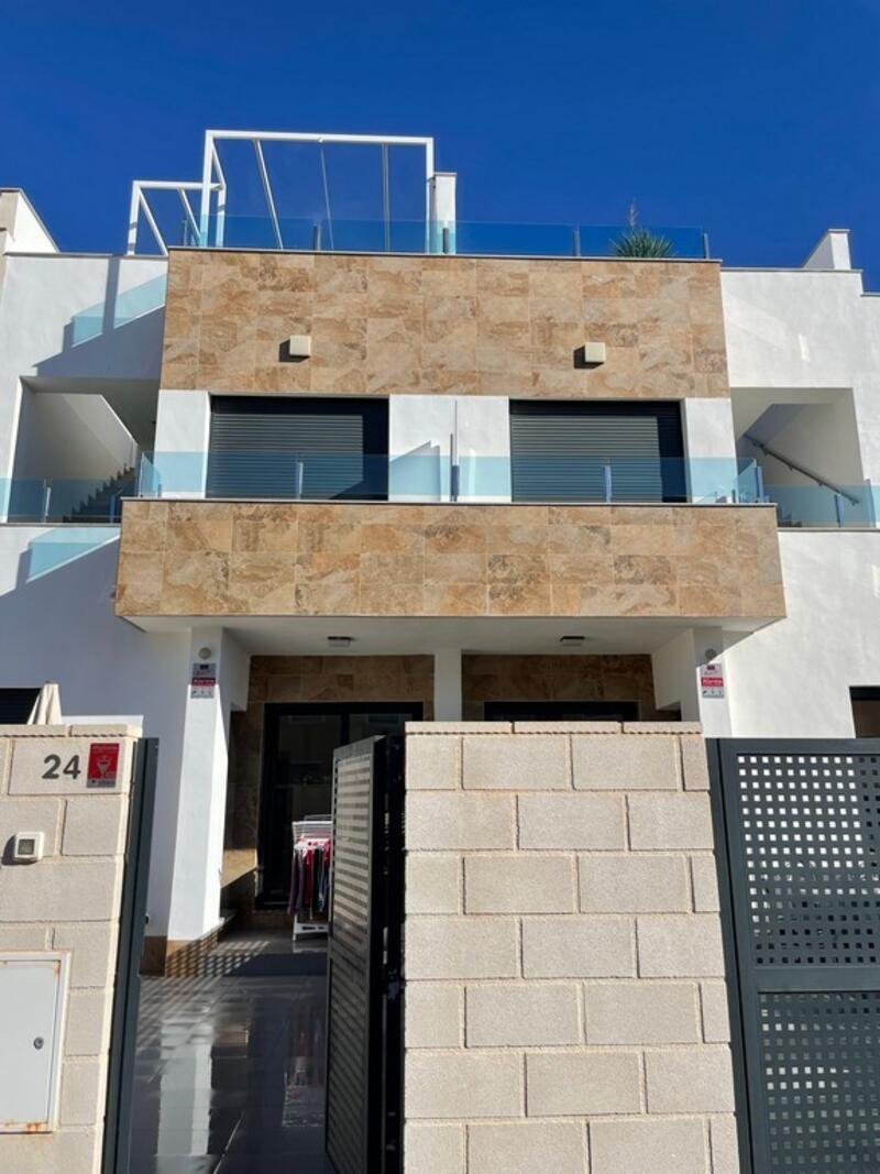 Townhouse for sale in Villamartin, Alicante