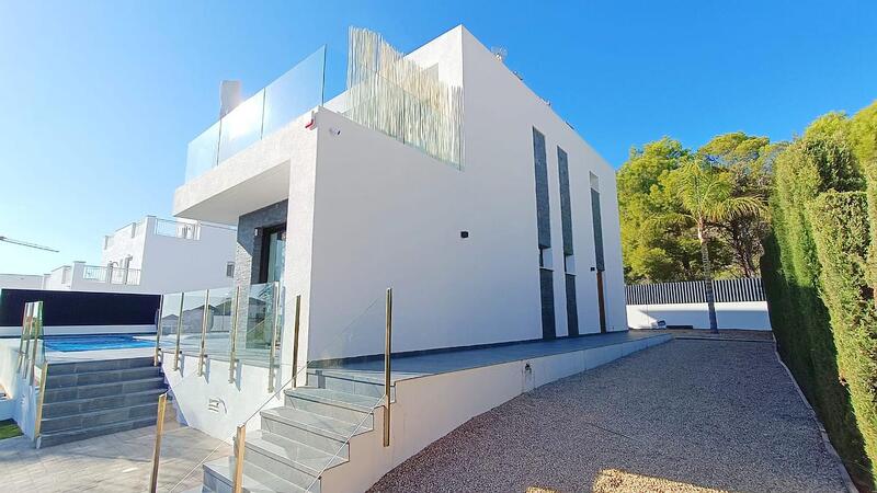 4 Cuarto Villa en venta