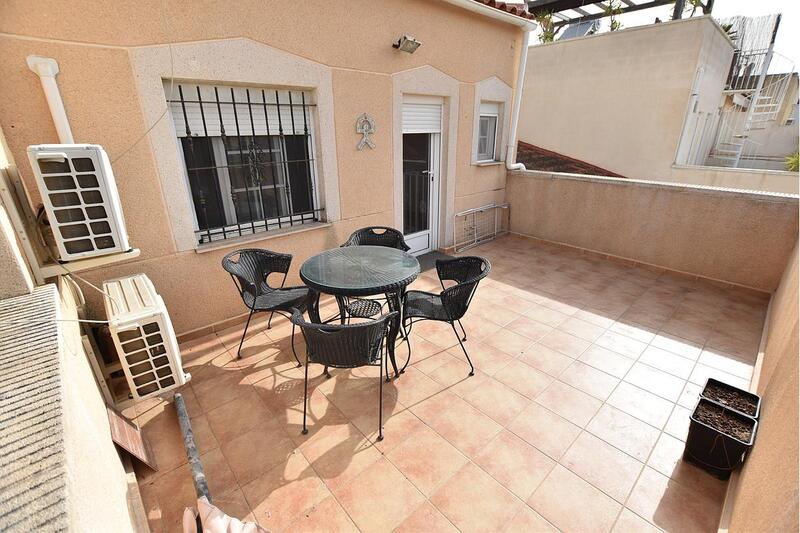 2 bedroom Townhouse for sale