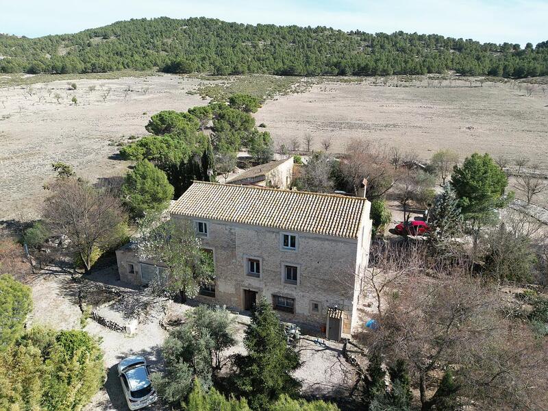 Lantställe till salu i Villena, Alicante