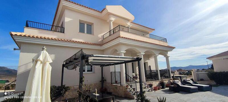 4 bedroom Villa for sale