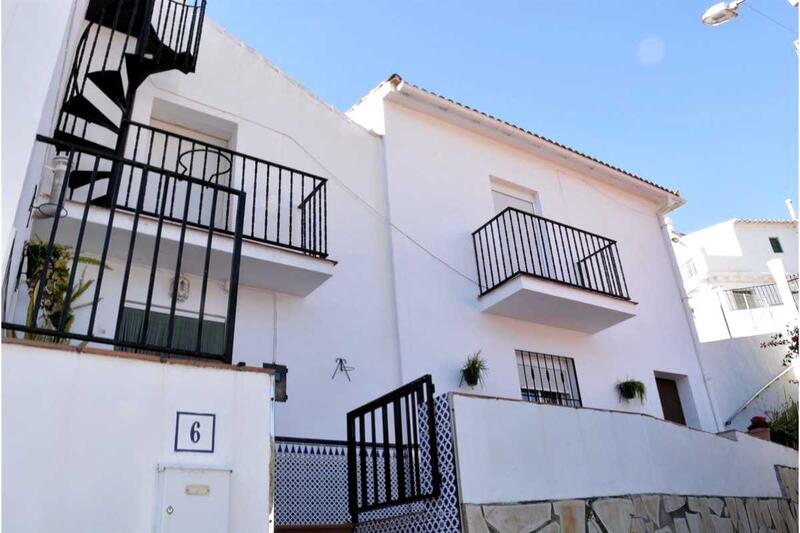 Townhouse for sale in Alcaucin, Málaga