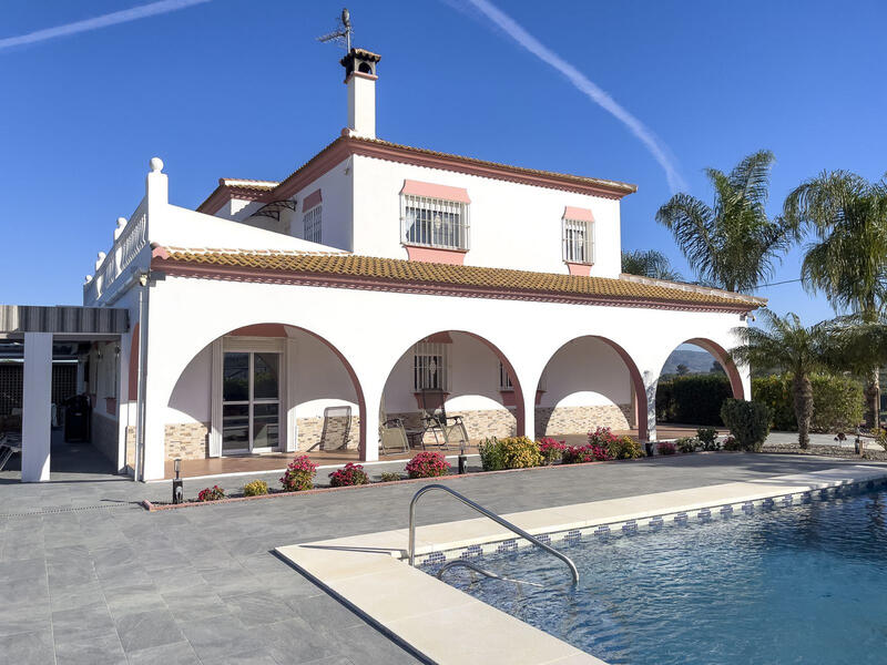 Villa for sale in Alhaurin el Grande, Málaga