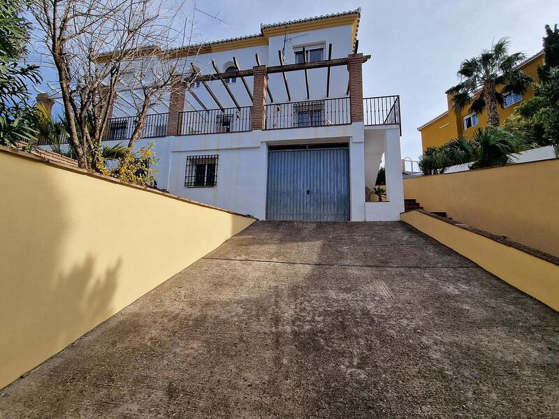 4 Cuarto Villa en venta