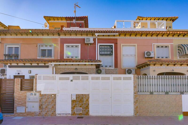 Stadthaus zu verkaufen in Torrevieja, Alicante