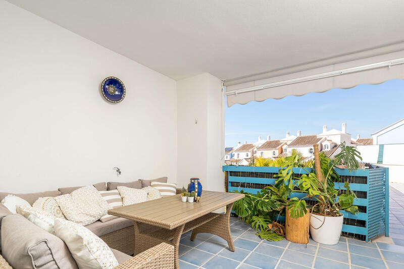 Apartment for sale in Nueva Andalucia, Málaga