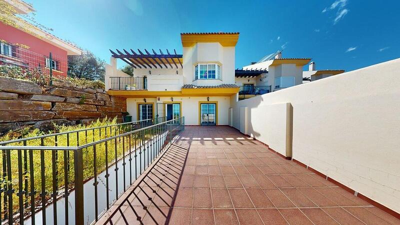 Villa for sale in Ojen, Málaga