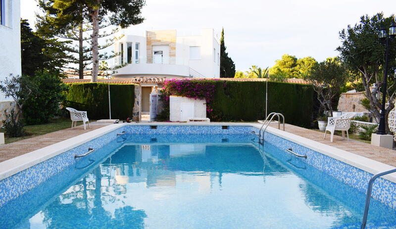 Villa à vendre dans La Zenia, Alicante