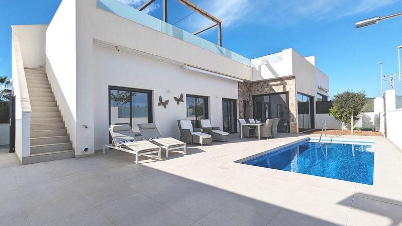 Townhouse for sale in Pilar de la Horadada, Alicante